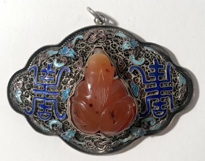 CHINE Pendentif en argent filigrané et émaillé...
