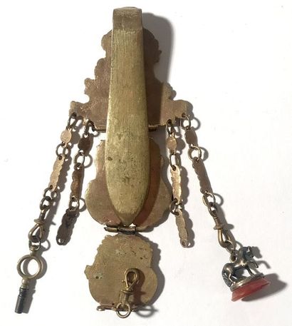 CHATELAINE en pomponne avec clé de montre...