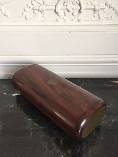 NECESSAIRE DE VOYAGE D'OFFICIER, en acajou,...