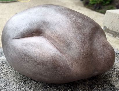 ECOLE MODERNE Femme recourbée Sculpture en...
