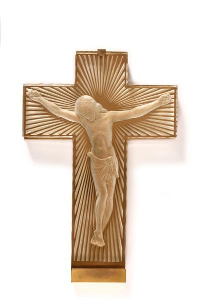 René LALIQUE (1860-1945) Christ en croix...