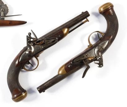 Paire de pistolets d’officier à silex type...