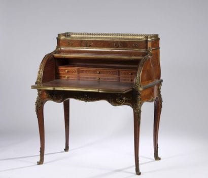 Maison KRIEGER.
Petit bureau à cylindre en...