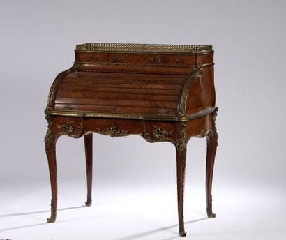 Maison KRIEGER.
Petit bureau à cylindre en...
