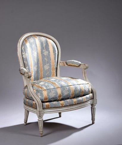 Fauteuil en bois mouluré, sculpté, relaqué...