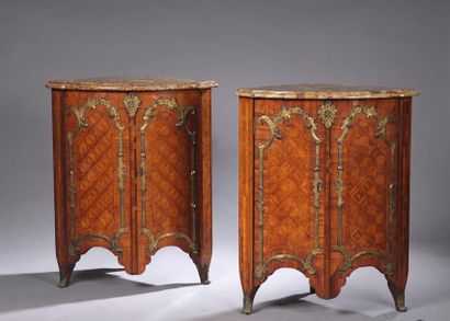 Pair of quarter-circle front corners opening...