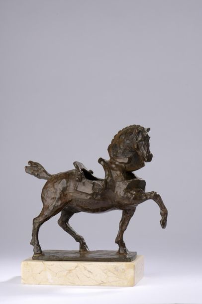 Venancio BLANCO (1923-2018).
Cheval déchiqueté.
Bronze...