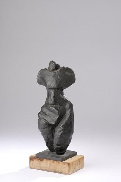 École bulgare du XXe siècle. 
Vénus acéphale.
Bronze...