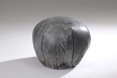 Francesco PASSANITI (né en 1952).
Caresse.
Béton...