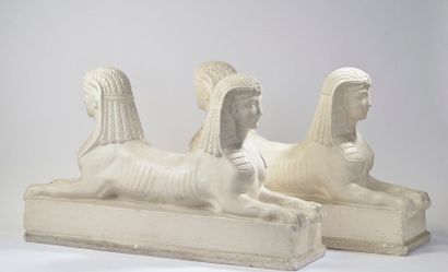 Paire de sphinx double en plâtre à l'imitation...