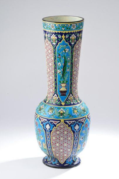 Manufacture Jules VIEILLARD Co à Bordeaux.
Vase...