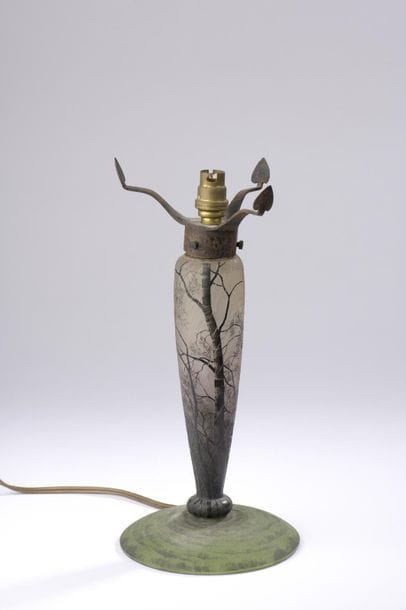 DAUM.
Pied de lampe en verre multicouche...