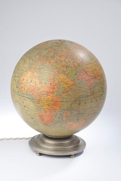 Mappemonde éclairante en verre recouvert...