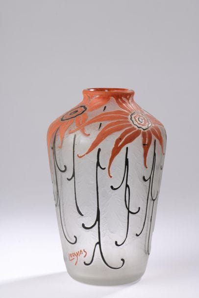 LEGRAS.
Ensemble comprenant : vase balustre...
