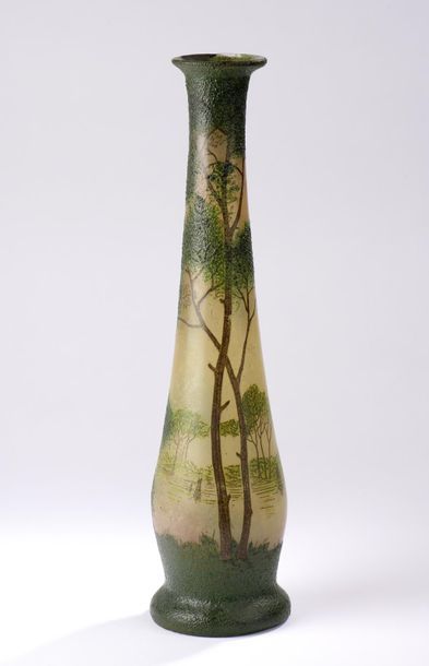 LEGRAS.
Ensemble comprenant : vase balustre...