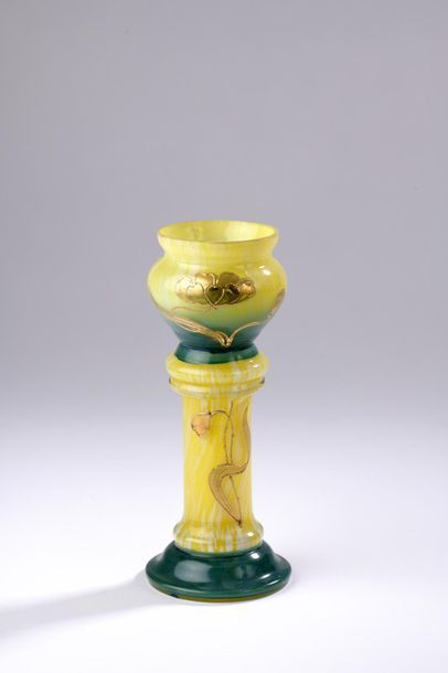 LEGRAS.
Ensemble comprenant : vase balustre...