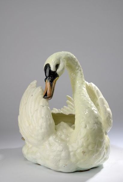 Delphin MASSIER (1836-1907) à VALLAURIS.
Jardinière...