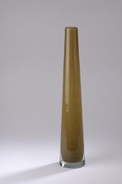 Henry DEAN (XXe siècle).
Vase soliflore en...