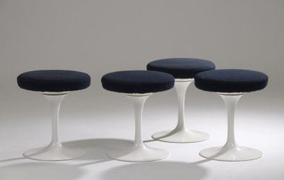D'après Eero SAARINEN (1910-1961).
Suite...