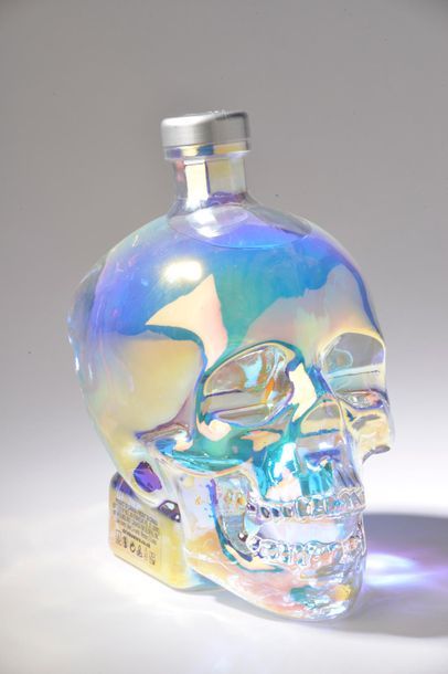 *1 magnum (175 cl) Crystal Head Aurora Vodka,...