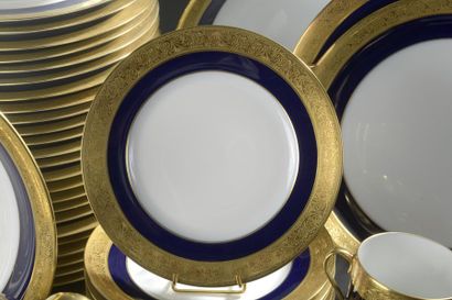 LIMOGES, Manufacture Yves DEGOT.
White porcelain...