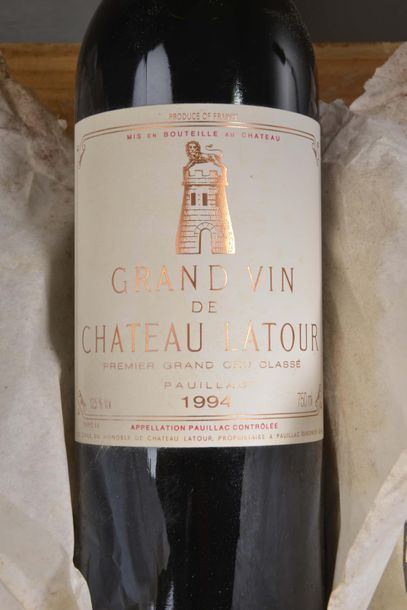 12 bottles Château LATOUR, 1° cru Pauillac...