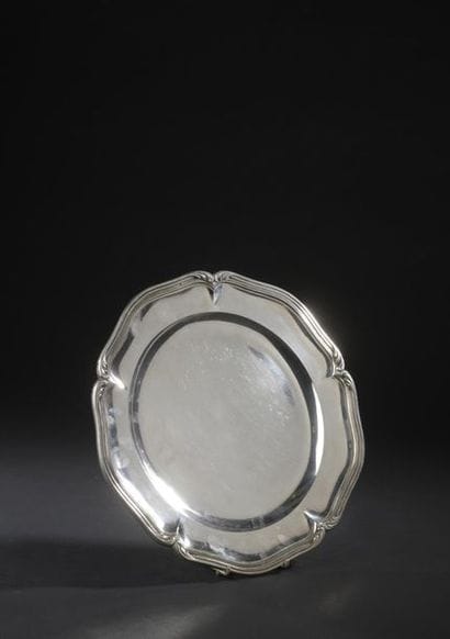 Silver dish with five contours and nets enhanced...