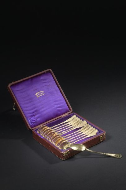 Twelve teaspoons in vermeil, the spatula...