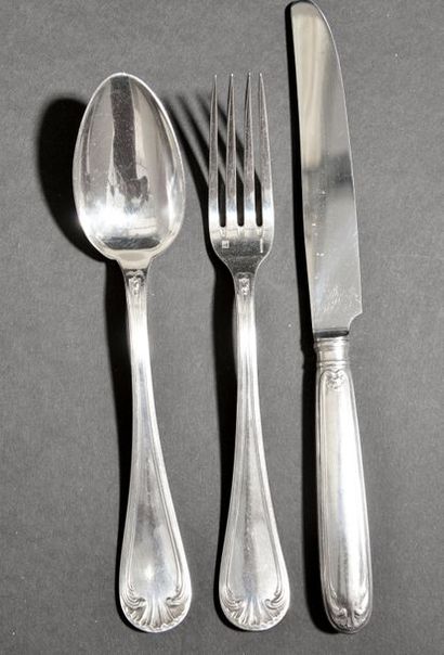 BOULENGER.
Part of housewife in silvery metal,...
