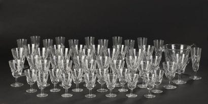 SAINT-LOUIS.
Serving part of crystal glasses...