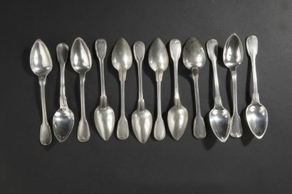 Twelve silver teaspoons, net model.
Minerva...