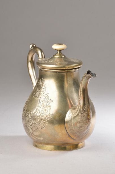 Selfish tea service in vermeil with chiselled...