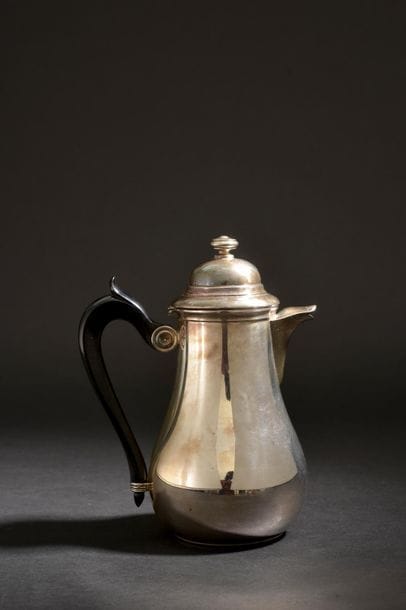 Silver plated metal set including: 
- Plain...