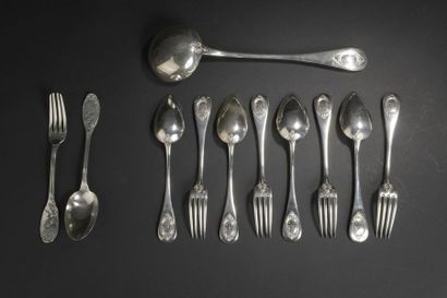 Silver set consisting of a ladle and four...