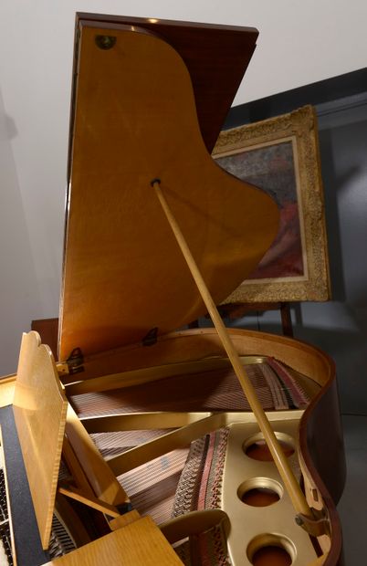 GAVEAU.

Piano crapaud en placage d'acajou,...