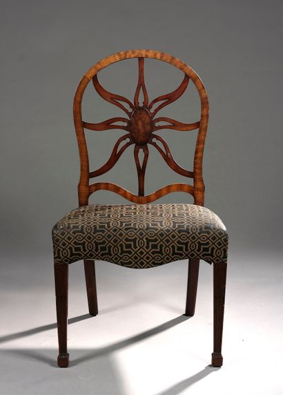 Suite de quatre chaises en acajou et placage...