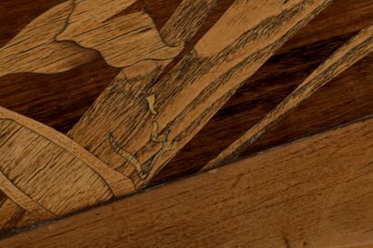Table d'appoint en bois naturel mouluré,...