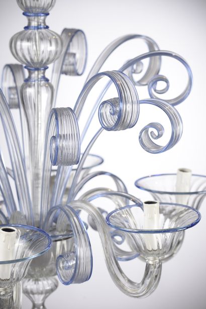 VERONESE.

Lustre en verre soufflé de Murano...