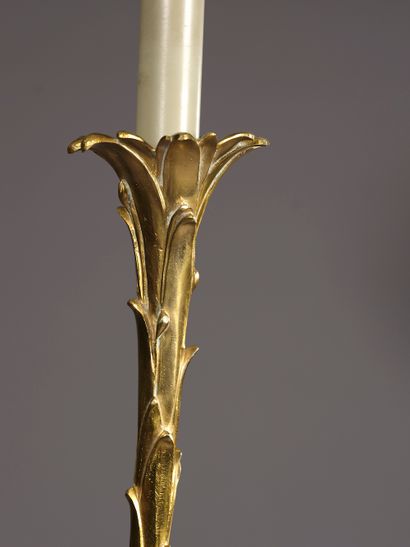 Maison BAGUÈS.

Lampadaire en bronze doré,...