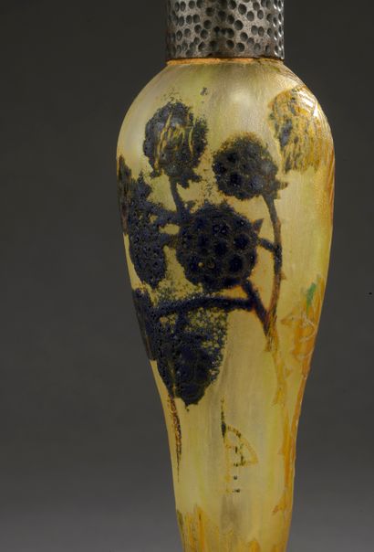 DAUM.

Lampe champignon en verre multicouche...