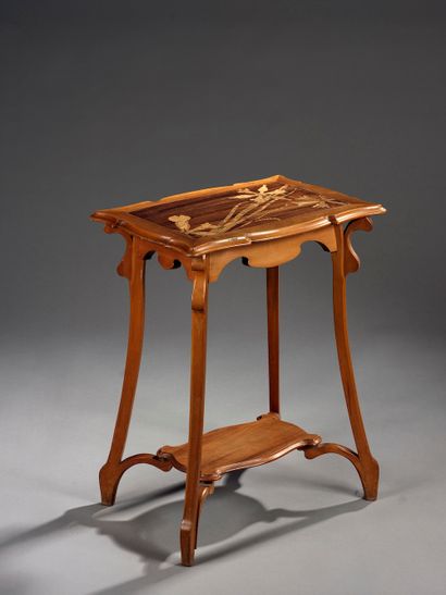 Table d'appoint en bois naturel mouluré,...