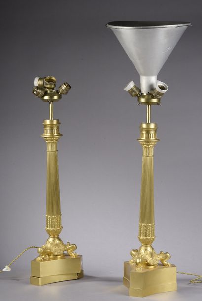 Paire de lampes en bronze ciselé et redoré,...
