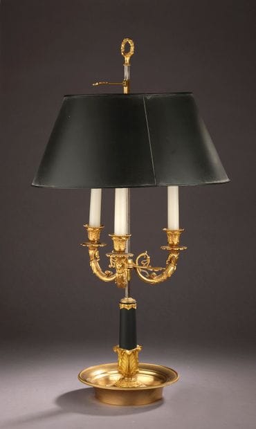Grande lampe de bouillotte en bronze patiné...