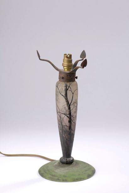 DAUM.

Pied de lampe en verre multicouche...