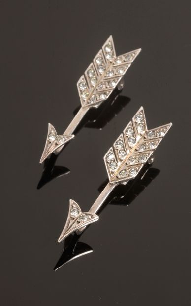 Paire de clips en argent 800 millièmes figurant...