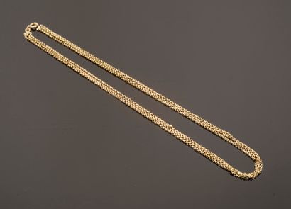 Collier en or jaune 18k composé de trois...