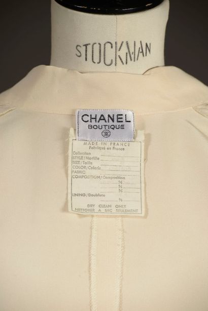 CHANEL Boutique. 

Chemisier en mousseline...