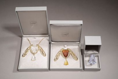 LALIQUE.

Ensemble comprenant :

- Collier...