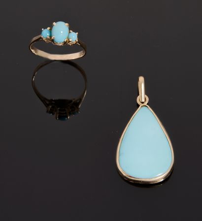 Set in 18k yellow gold comprising: a ring...