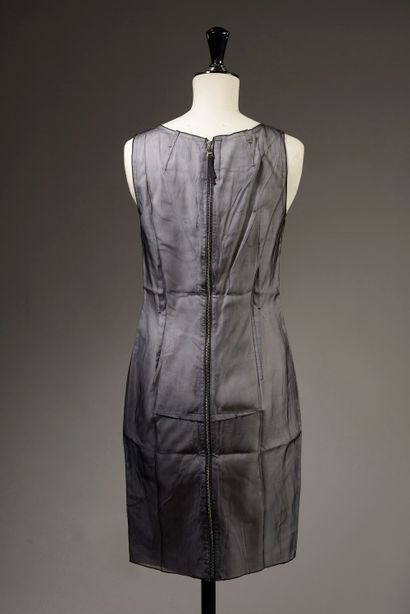 D&G.

Robe sans manches, simple encolure...